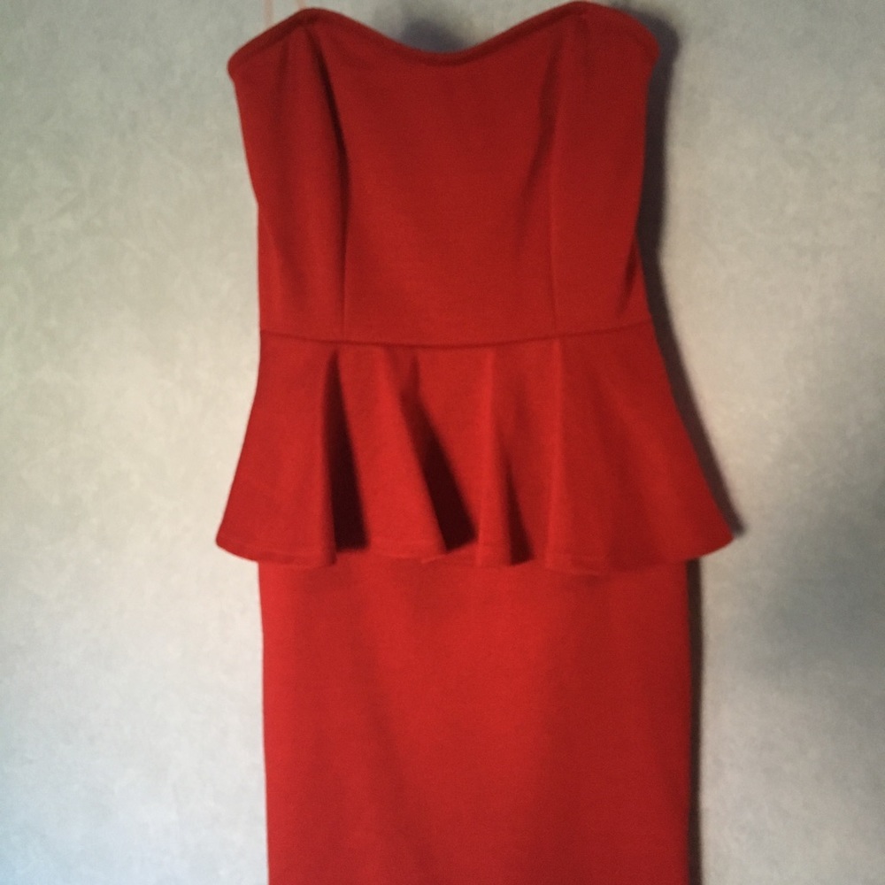 Red peplum bodycon mini dress - Picture 2 of 2